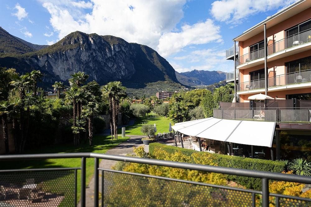 Astoria Resort Riva del Garda Bagian luar foto